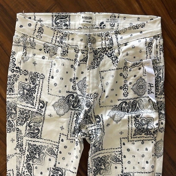 New Kensie Jeans The Ultimate High Rise Skinny Jean Bandana White Combo - Picture 5 of 12